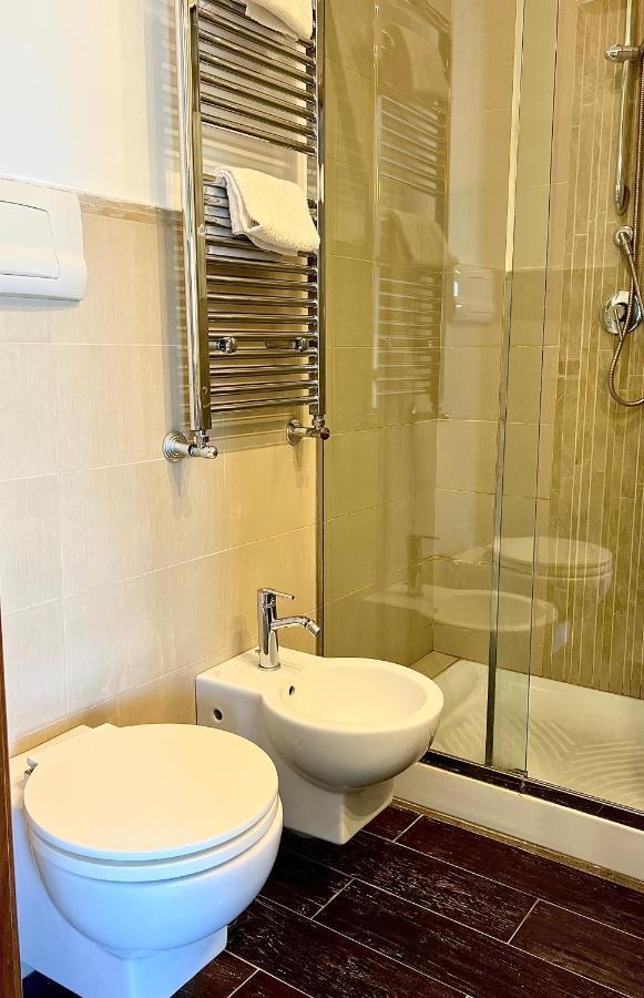 Allakala Rooms & Apartament Palermo Exteriör bild