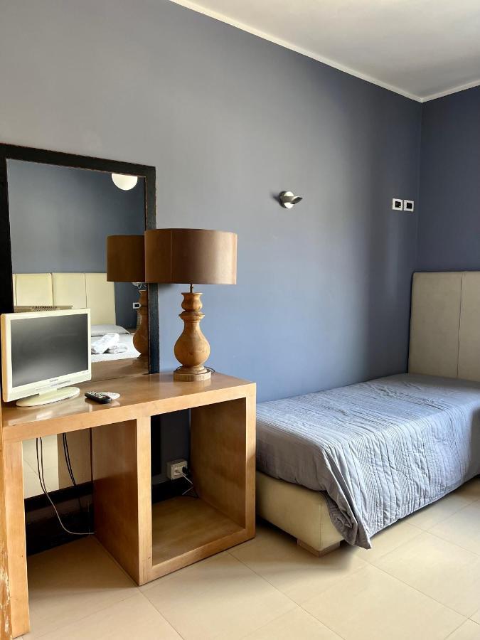 Allakala Rooms & Apartament Palermo Exteriör bild